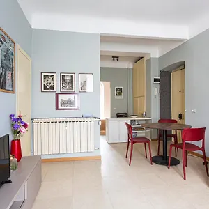 https://your-nest-in-milan-city-center-apartment.italymilanhotels.net